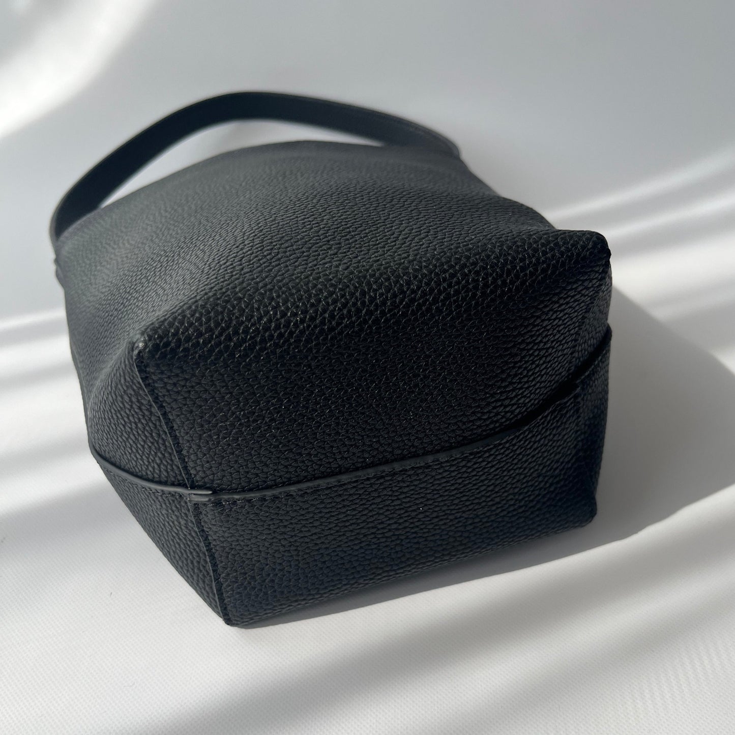 Bucket bag