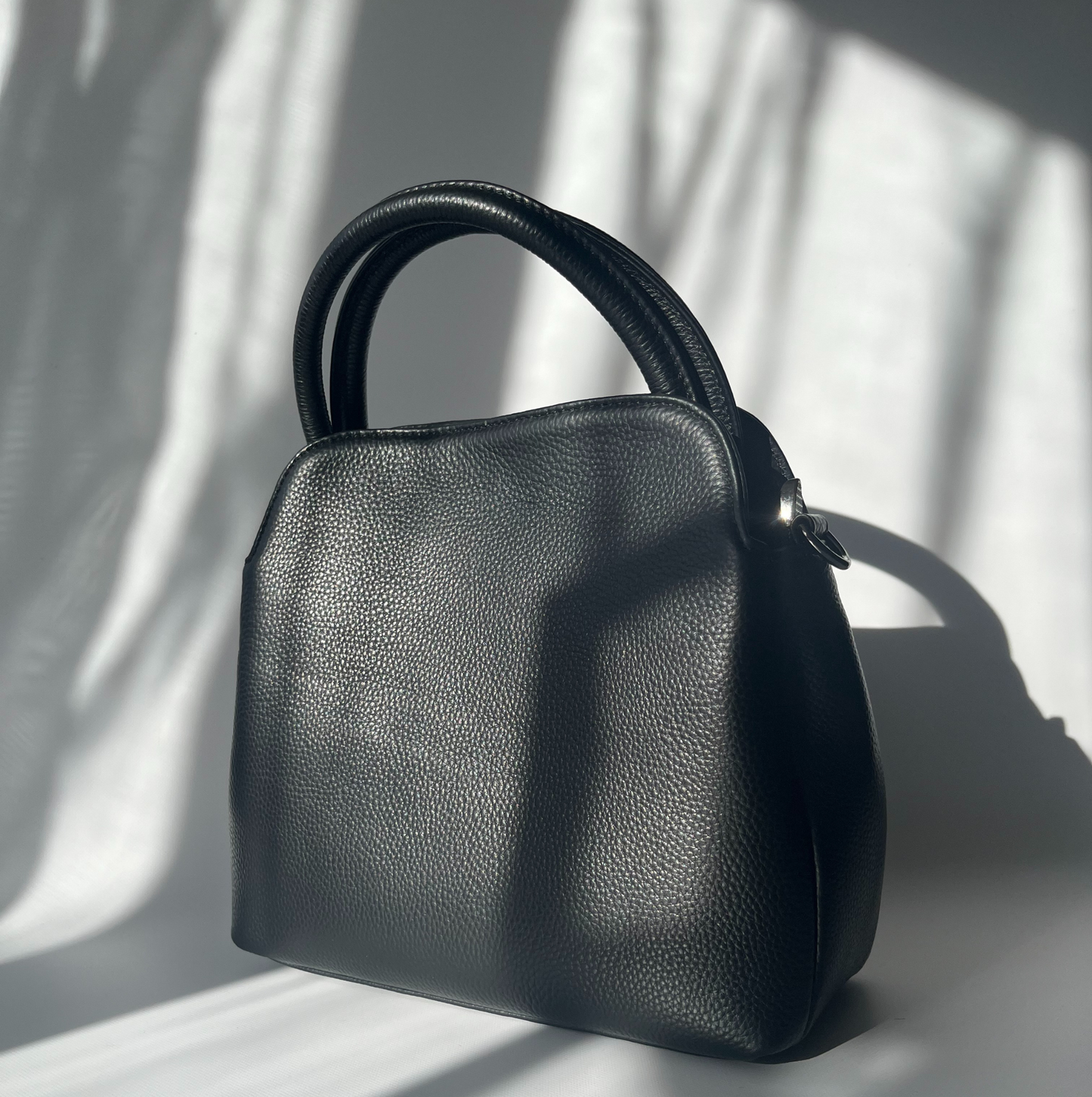 Cube leather bag