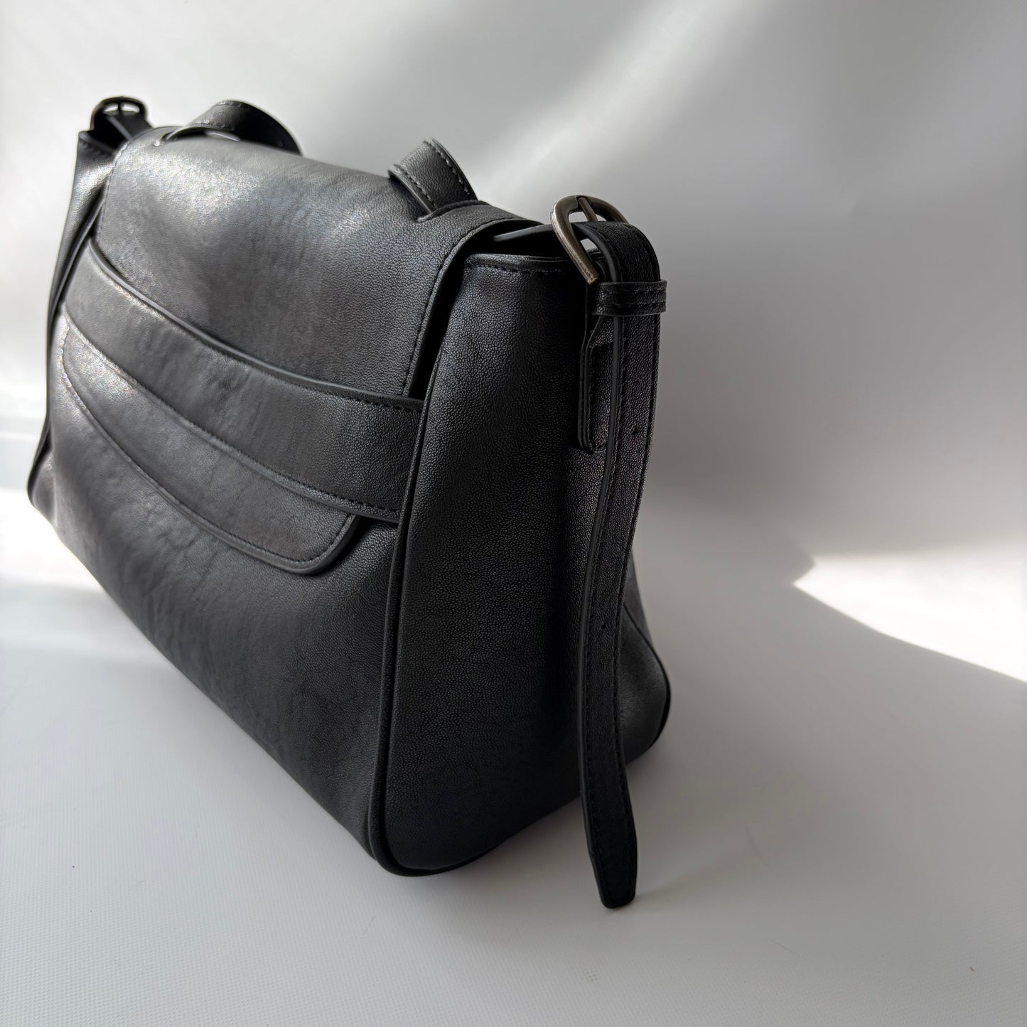 Postino Black 左サイド | seloah