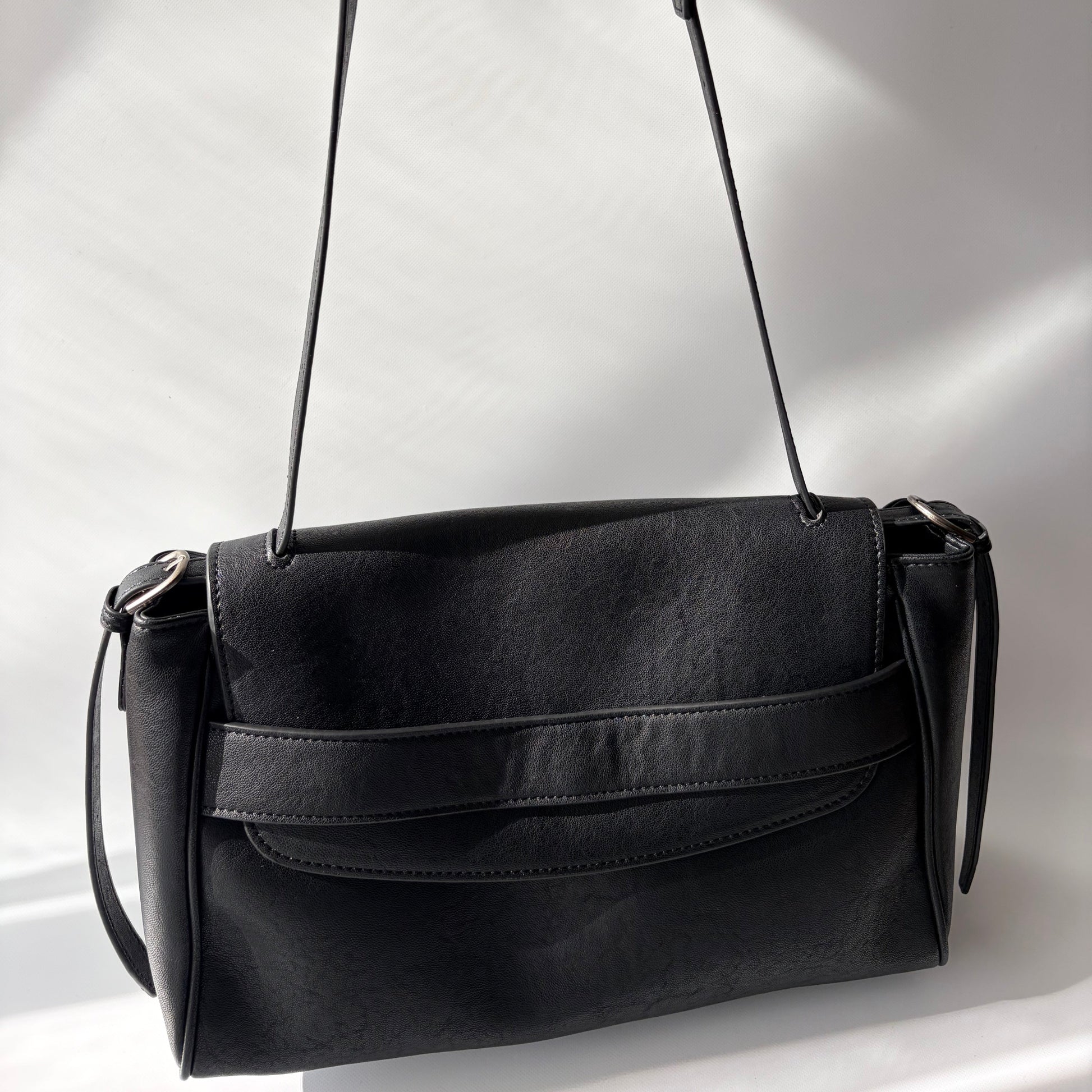 Postino Black ショルダーストラップ最大長さ | seloah