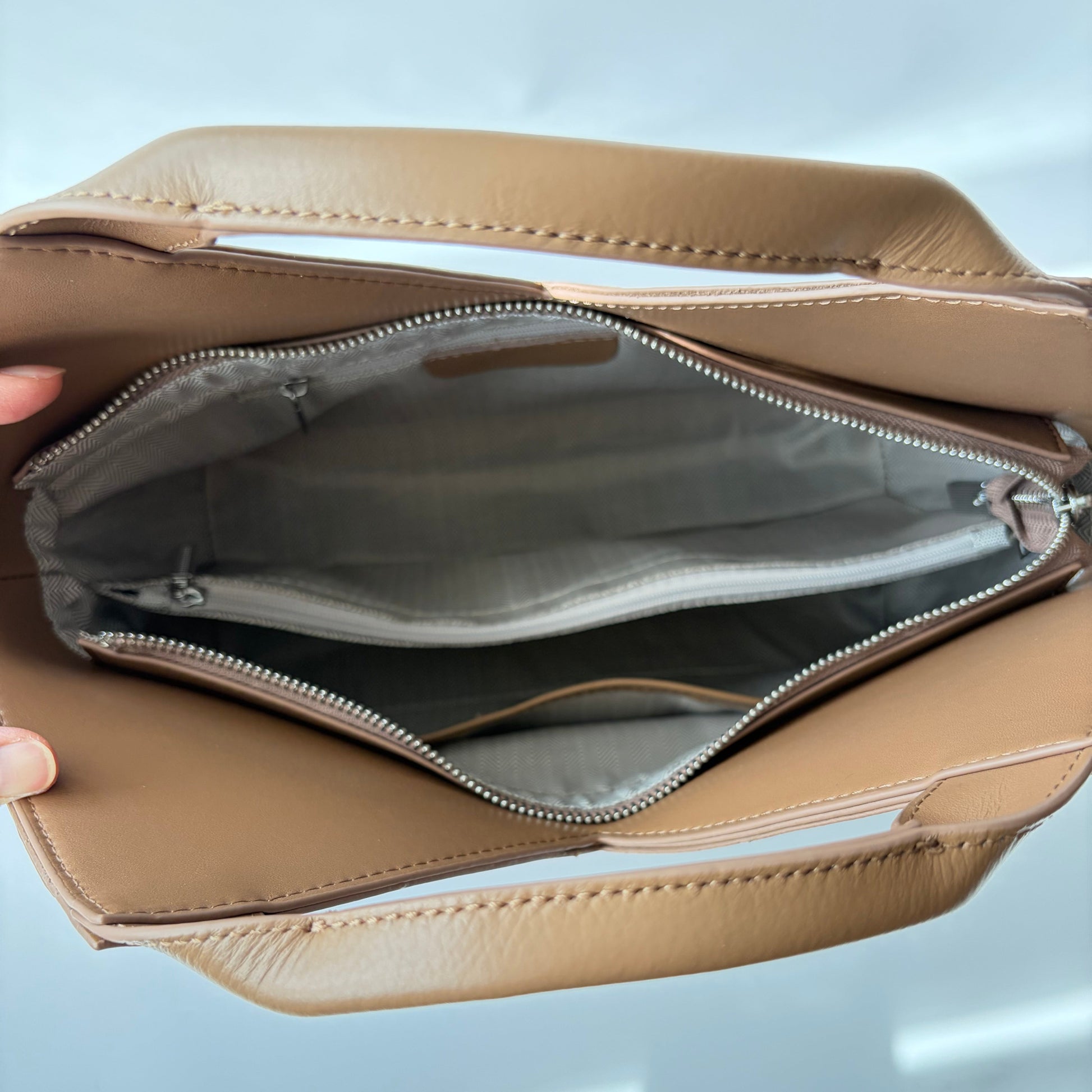 seloah Pinto 内部 仕切りポケット 収納
