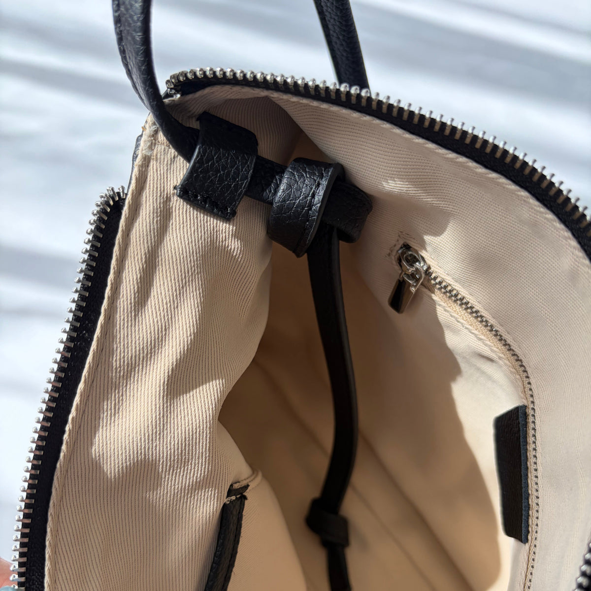牛革バッグ 内部 ショルダー結び目調節 | seloah