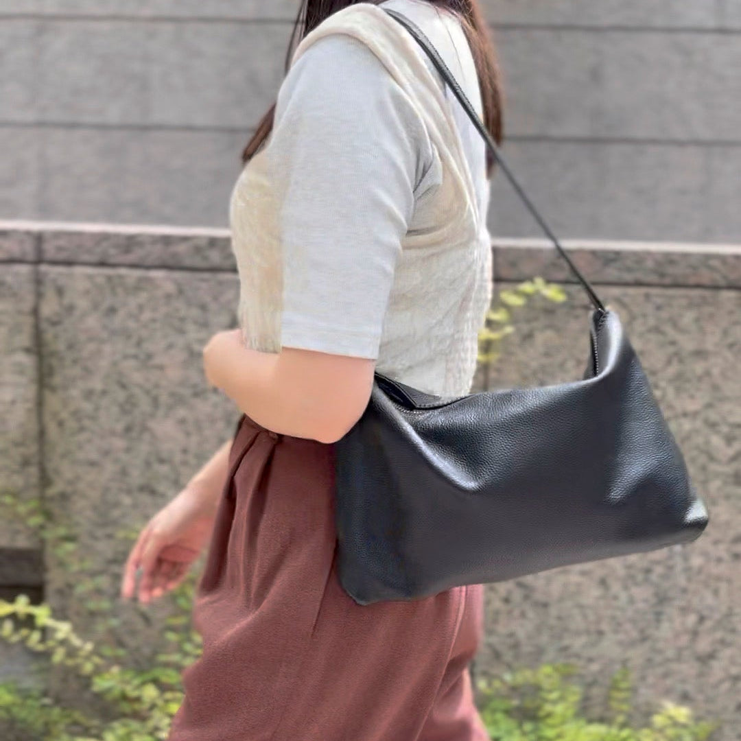 牛革ハンドバッグ 肩掛け 着画 | seloah