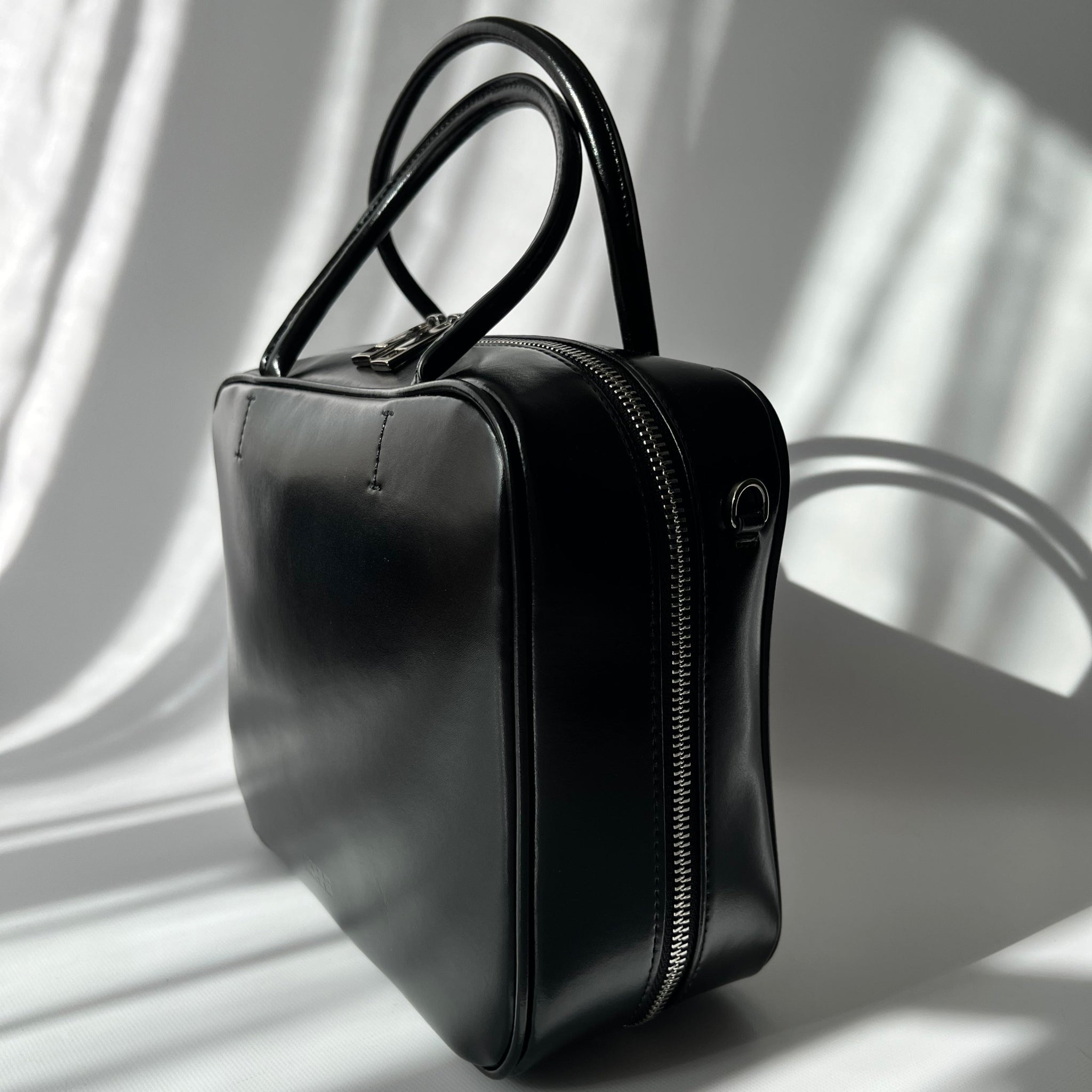 seloah セロアー　Cube leather bag heaco seloah セロアー Cube leather bag heaco Cube leather bag – seloah